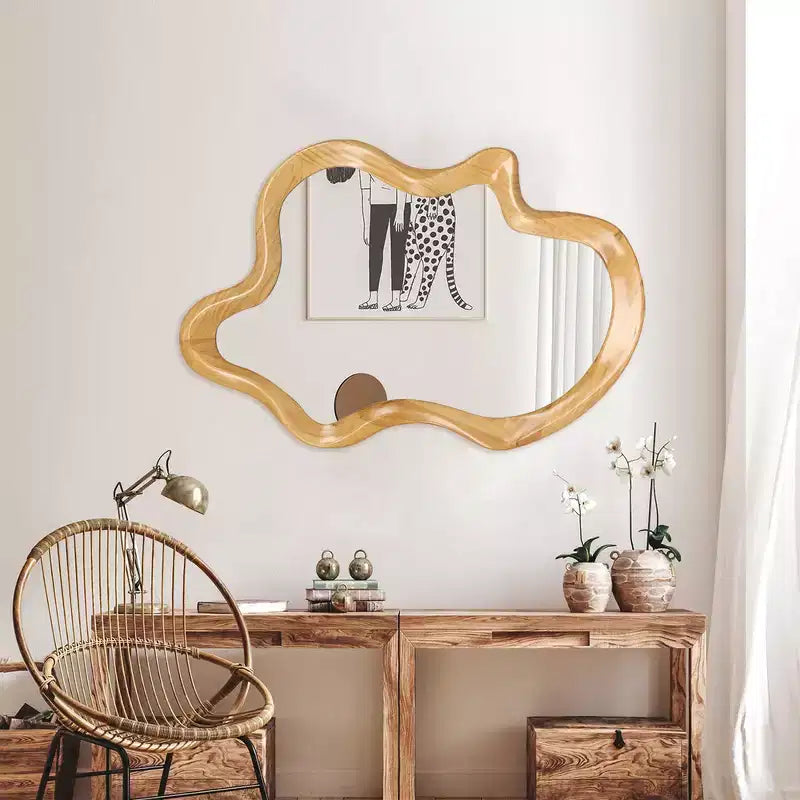 Miroir mural à cadre en bois irrégulier