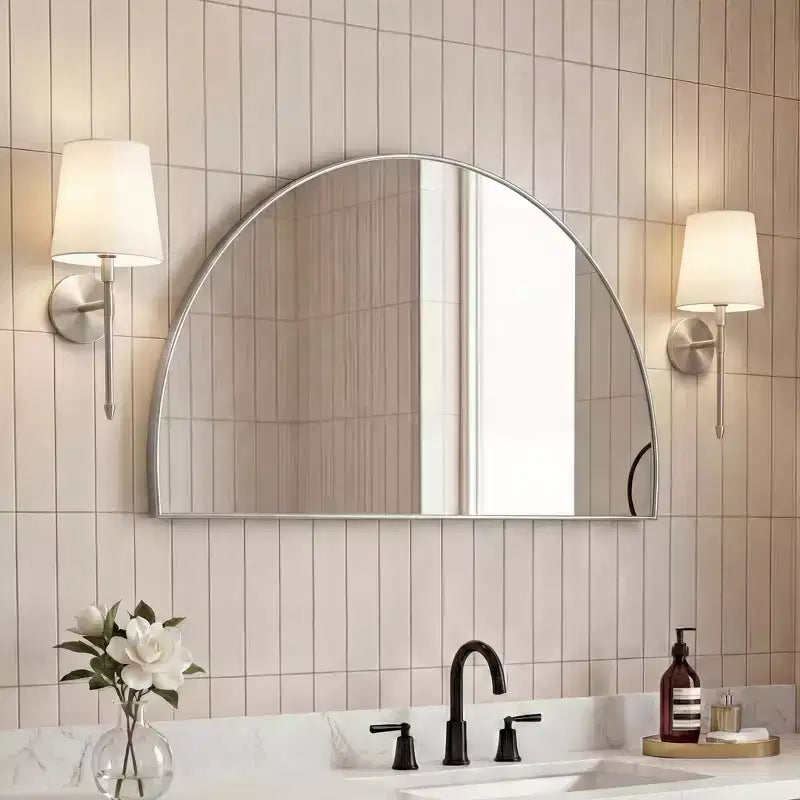 Miroir mural semi-circulaire à cadre métallique